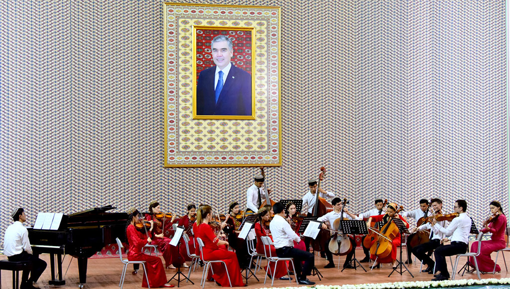 Kirişli saz gurallary orkestriniň zehinli sazandalary: güýçli ussatlar we ideýalar