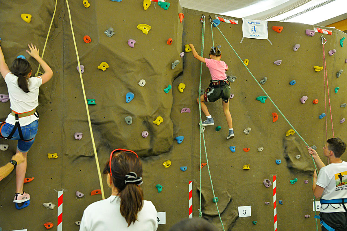 Ashgabat Hosts a Children’s Climbing Festival