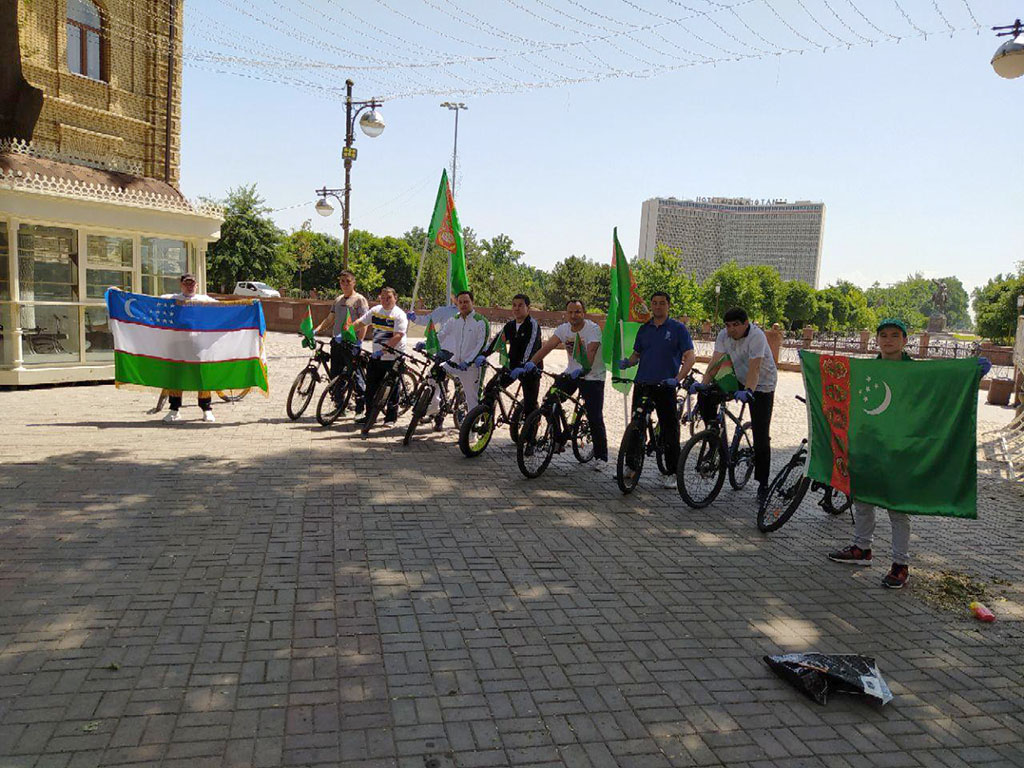 В Анкаре, Париже и Ташкенте прошли мероприятия, организованные по случаю Всемирного дня велосипеда 