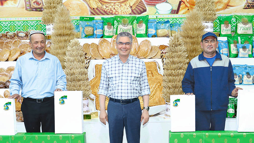 Hormatly Prezidentimiz Gurbanguly Berdimuhamedowyň Ahal welaýatyna iş sapary
