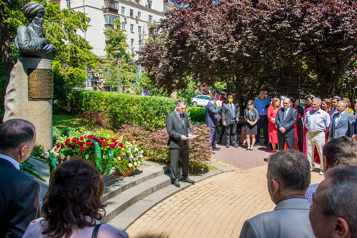 Magtymguly’s poems sound in the center of Kiev 