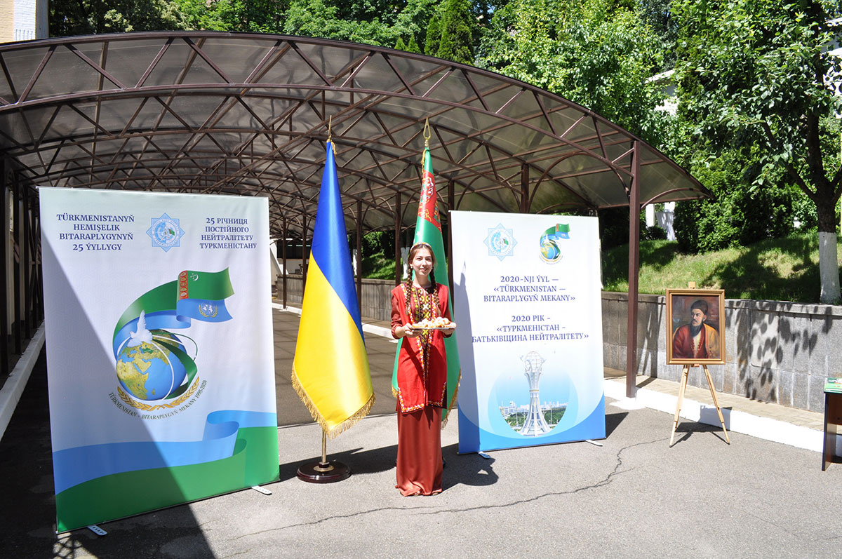 Ukrainanyň paýtagtynda Magtymgulynyň goşgylary okaldy