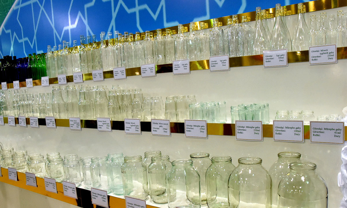 Türkmen aýna önümleri facility develops production of 35 varieties of glassware