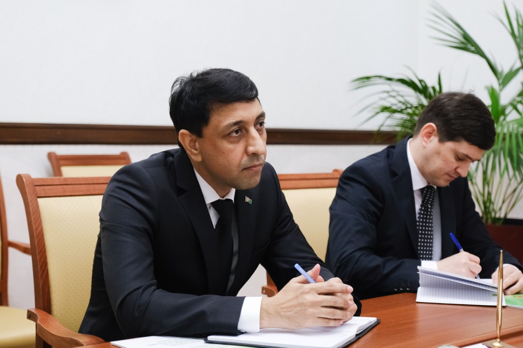 Russiýanyň Astrahan oblastynyň gubernatorynyň Türkmenistanyň konsuly bilen duşuşygy geçirildi