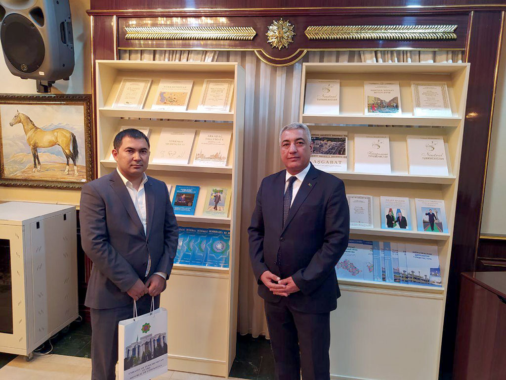 Uzbek Wolfhound Conservation Society is interested in cooperation with Turkmen Alabays Association