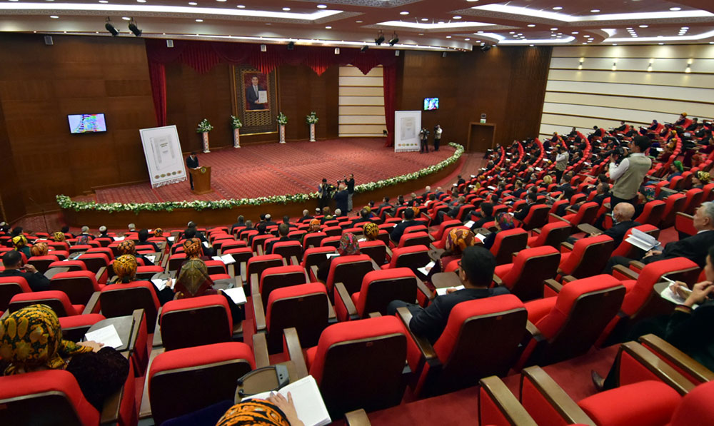 The event on occasion of publishing of “Spiritual World of Turkmens” in Chinese language take place