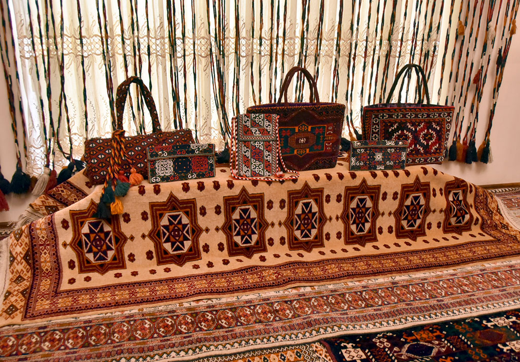 A Life Dedicated to the Art of Carpet Weaving… 