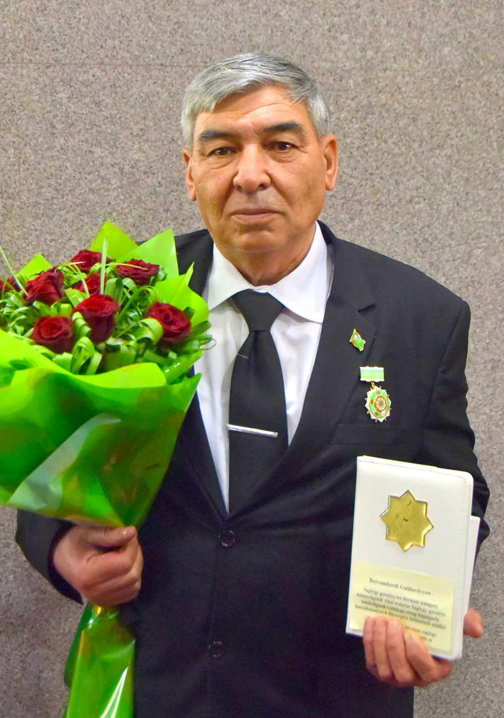 Honoring of Turkmen and foreign specialists of health protection sphere takes place 