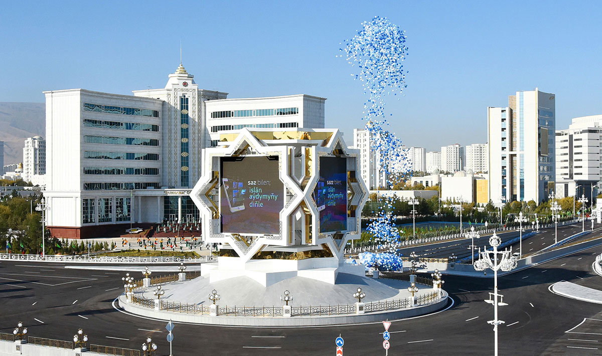 Road and transport infrastructure facilities and Diwan Hotel are opened in Ashgabat