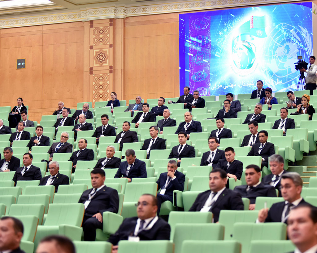 Leading players of oil and gas industry discuss vectors of development of Turkmen and global fuel and energy complex 