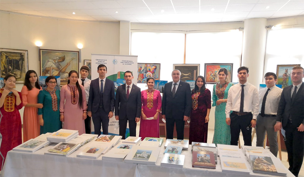 Turkmen people’s culture and arts are presented in Ankara 