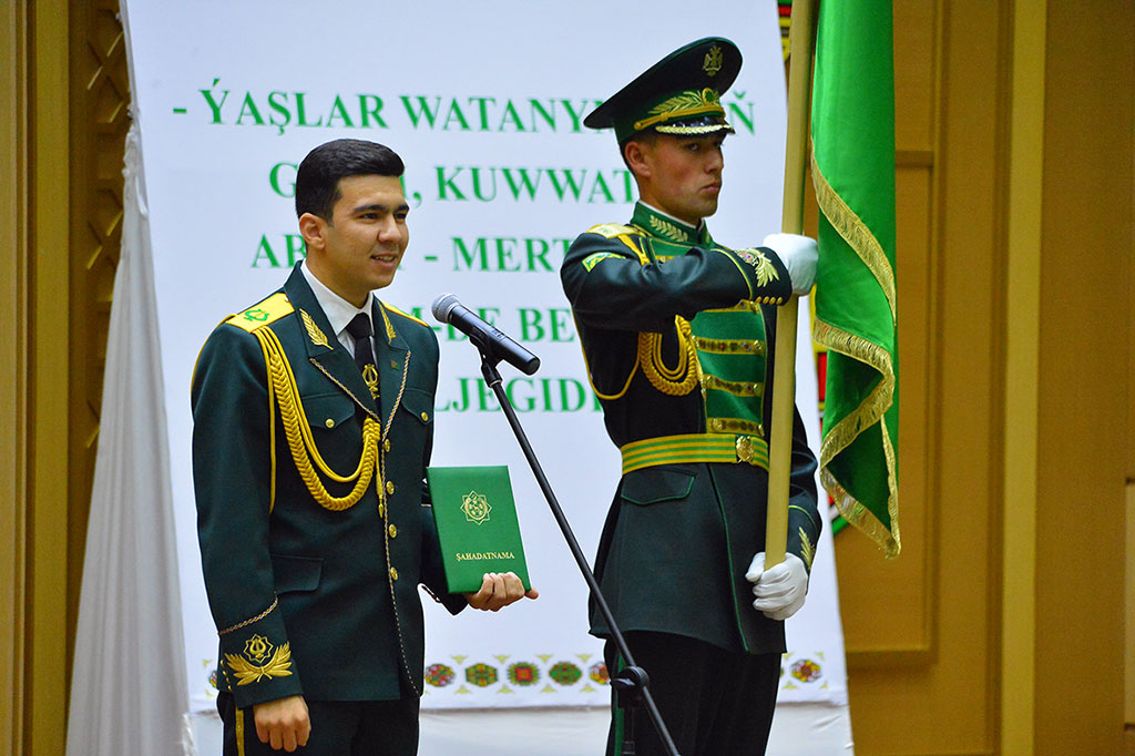 Aşgabatda Ýaşlar guramasynyň işjeňlerini sarpalamak dabarasy geçirildi